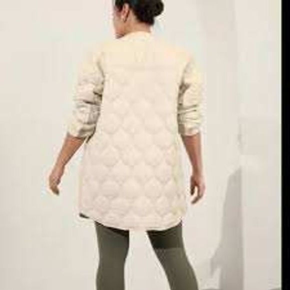 Athleta Alight Quilted Puffer Jacket in Ivory Size Large - Picture 2 of 9